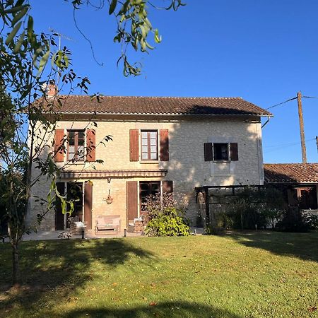 Les Bruyeres B&B Montbron Buitenkant foto