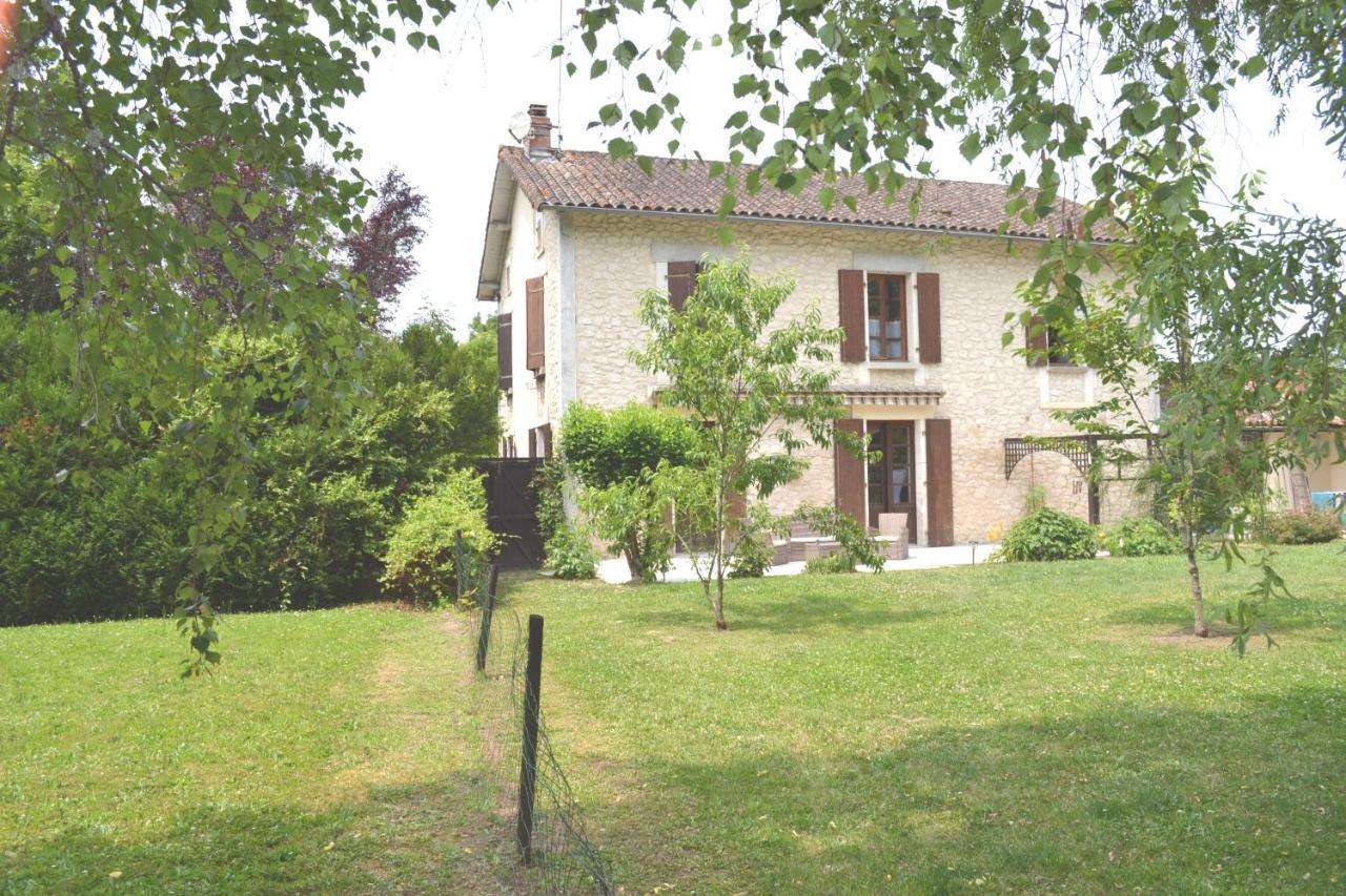 Les Bruyeres B&B Montbron Buitenkant foto