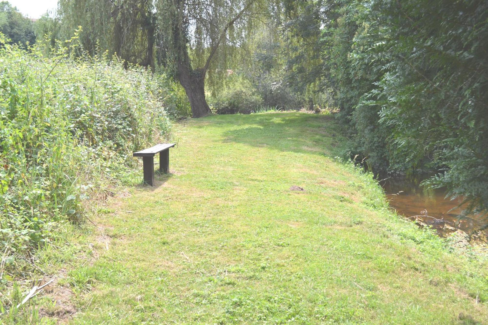 Les Bruyeres B&B Montbron Buitenkant foto