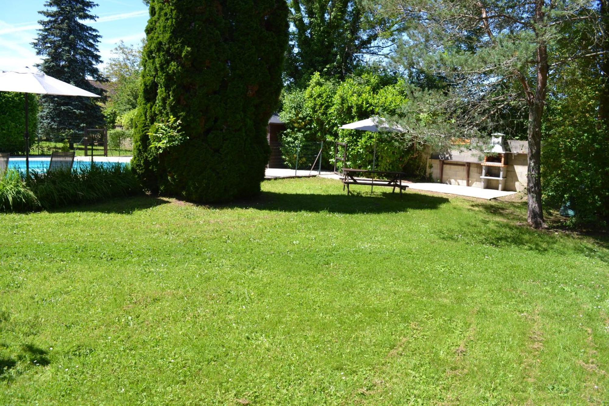 Les Bruyeres B&B Montbron Buitenkant foto
